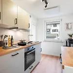 公寓 Ludwigscozyescape - Ruhiges Design Mit Balkon, Kostenloser Parkplatz, Neu Saniert, Zentrale & Ruhige Lage, Helle Raeume, Boxspringbetten, Schnelles Wlan, Smart Tvs, Workspace, Modernes Bad, Voll Ausgestattete Kueche, 24h Check-in, Fuer 4 Ga 路德维希堡