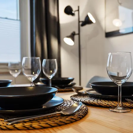 Ludwigscozyescape - Ruhiges Design-apartment Mit Balkon & Parkplatz, 4 Gaeste, Smarttv In Jedem Zimmer, Highspeed Wlan, Workspace, 24h Self Check-in Lejlighed Ludwigsburg