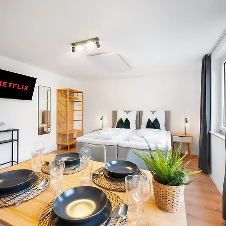 Ludwigscozyescape - Ruhiges Design Mit Balkon, Kostenloser Parkplatz, Neu Saniert, Zentrale & Ruhige Lage, Helle Raeume, Boxspringbetten, Schnelles Wlan, Smart Tvs, Workspace, Modernes Bad, Voll Ausgestattete Kueche, 24h Check-in, Fuer 4 Ga *