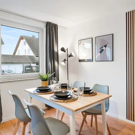 公寓 Ludwigscozyescape - Ruhiges Design Mit Balkon, Kostenloser Parkplatz, Neu Saniert, Zentrale & Ruhige Lage, Helle Raeume, Boxspringbetten, Schnelles Wlan, Smart Tvs, Workspace, Modernes Bad, Voll Ausgestattete Kueche, 24h Check-in, Fuer 4 Ga 路德维希堡
