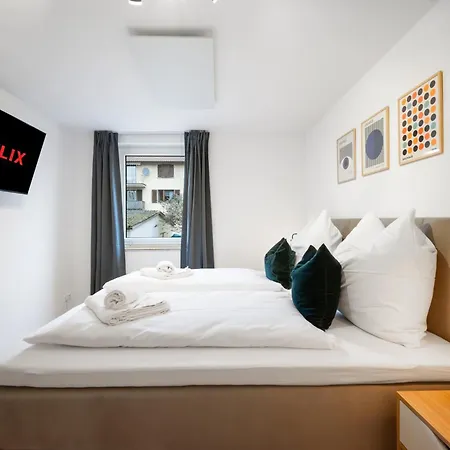Ludwigscozyescape - Ruhiges Design Mit Balkon, Kostenloser Parkplatz, Neu Saniert, Zentrale & Ruhige Lage, Helle Raeume, Boxspringbetten, Schnelles Wlan, Smart Tvs, Workspace, Modernes Bad, Voll Ausgestattete Kueche, 24h Check-in, Fuer 4 Ga 公寓 路德维希堡