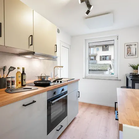Lejlighed Ludwigscozyescape - Ruhiges Design-apartment Mit Balkon & Parkplatz, 4 Gaeste, Smarttv In Jedem Zimmer, Highspeed Wlan, Workspace, 24h Self Check-in Ludwigsburg